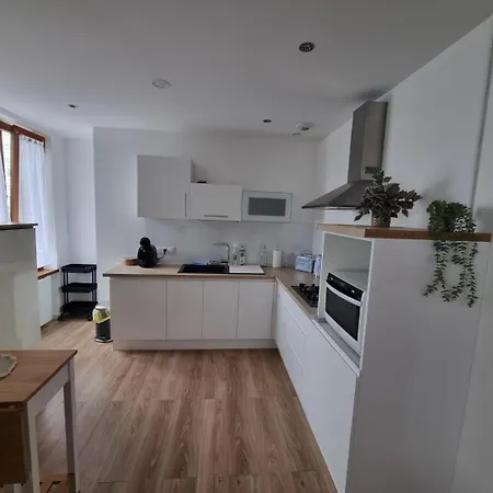 6 Personnes Parking Prive Jab's 2 *